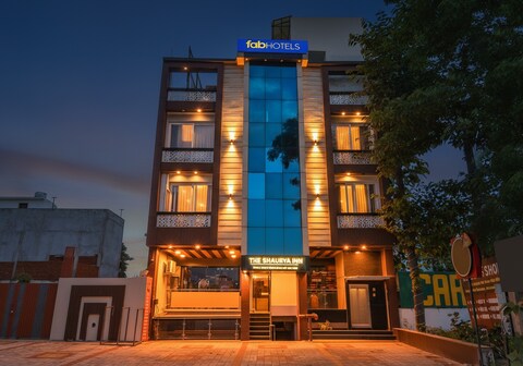 FabHotel Shaurya Inn
