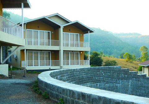 Squirrel Resort - Bhimashankar