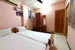 Sri Maruti pilgrims house, Tiruchirappalli Sri Maruti pilgrims house, Tiruchirappalli