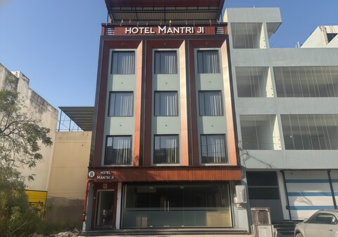 Hotel Mantri Ji