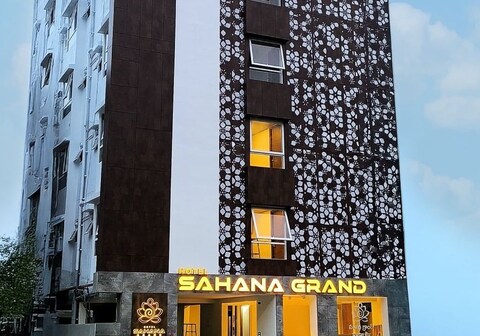 Hotel Sahana Grand