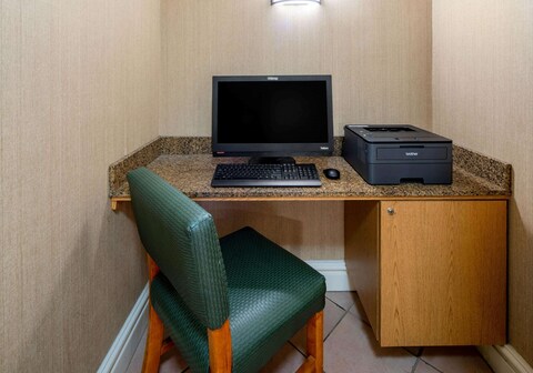 La Quinta Inn & Suites by Wyndham Irvine Spectrum