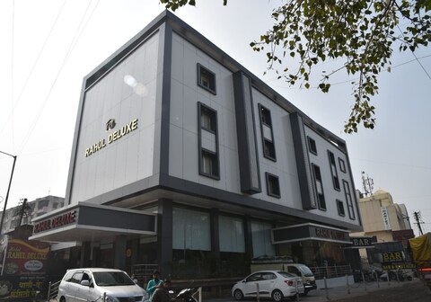 Hotel Rahul Deluxe