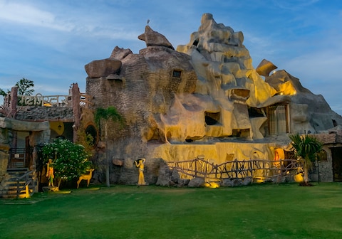 Garh Girvar (A Unit of T.J.S hotels)