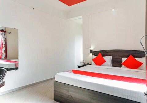 OYO 19680 Suman Sanskrutik Bhavan And Yatri Nivas