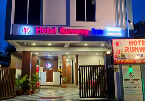 Hotel Runway Inn