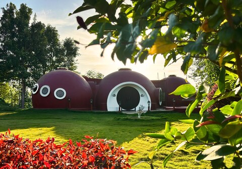 Dome Villas by Jade - Red Dome