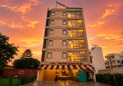 Hotel Sanobar