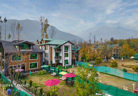 Lidder Spring Resorts