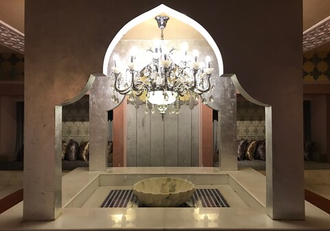 Hotel Pramod House of Classics