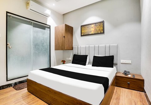 Super Collection O Palanpor Formerly Hotel Galaxy