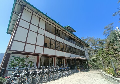 Hotel 100 Petals - Gangtok 12 mins from MG Marg