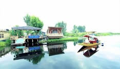 Houseboat Shoda Palace, Srinagar Houseboat Shoda Palace, Srinagar