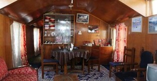 Altaf Houseboat, Srinagar Altaf Houseboat, Srinagar