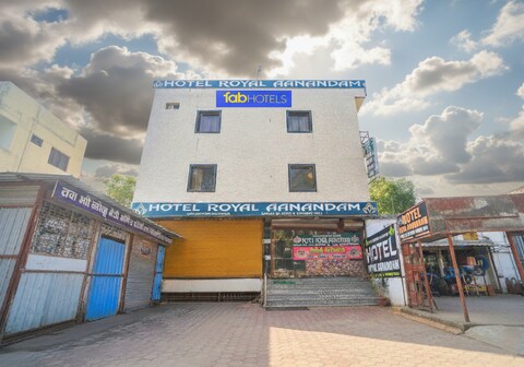 FabHotel Royal Aanandam