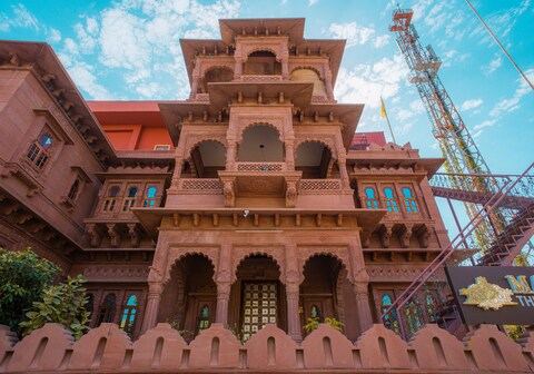 Manugarh - The Heritage Palace