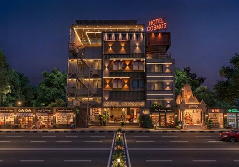 Hotel Cosmos