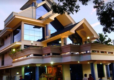 Hotel Surya, Nedumangad