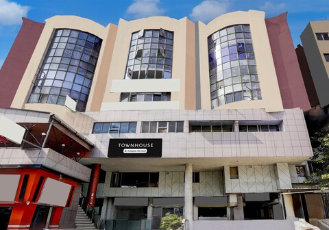 Townhouse Vadodara Railway Junction Formerly Hotel Unique