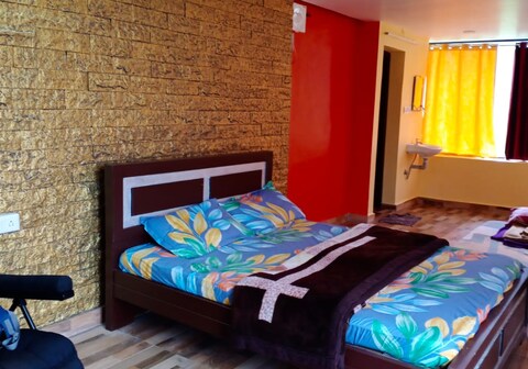 Best Glass House In Kodaikanal Homestay