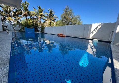 SS White Beach Villa