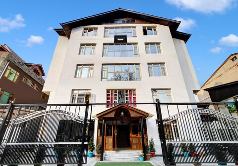 Super Townhouse Rajbagh Formerly Hotel Modern