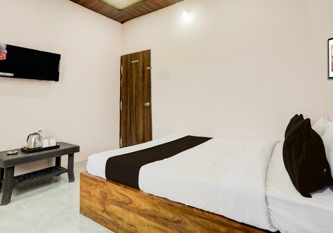 HOTEL O SKYLITE Vhirgaon