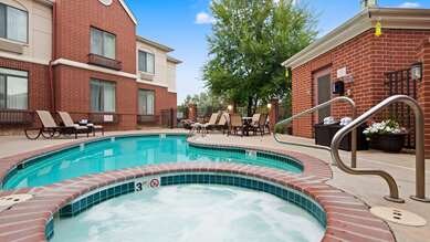 Best Western Plus Louisville Inn & Suites