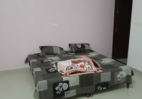 Hotel O Park Logistics