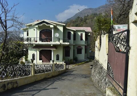 Blooming Dale @5 mins drive from Bhimtal Lake