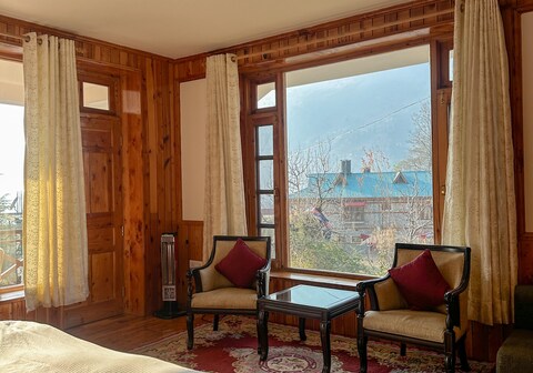 Selah in Hills | Luxury Homestay