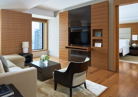 إنتركونتيننتال أوساكا باي آيتش جي