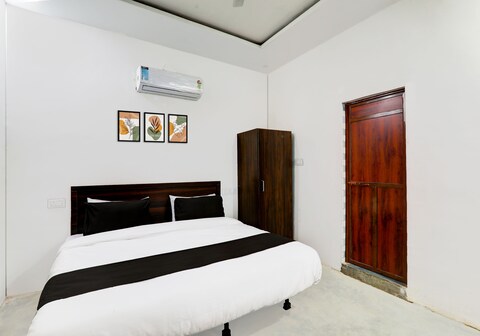 830022 Hotel Park Queen