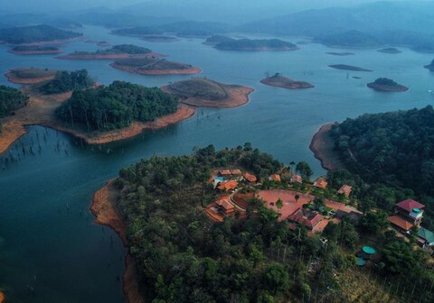 Contour Island Resort and Spa