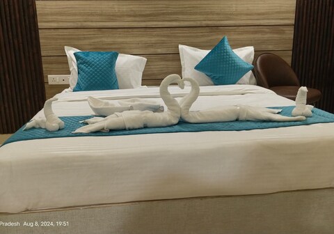 Ganeshwaram Hotel, Restaurant and Banquet, Sector-141