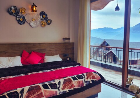 La Cedar Villa by Staycation