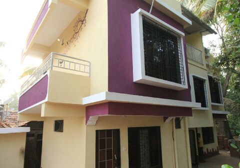 Lotus Homestay | Rooms & Caretaker