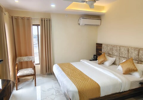 Hotel AKS