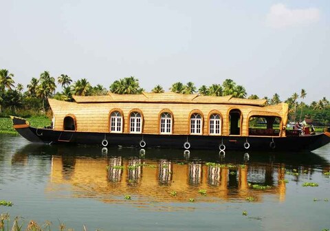 Rosey Deluxe Houseboat