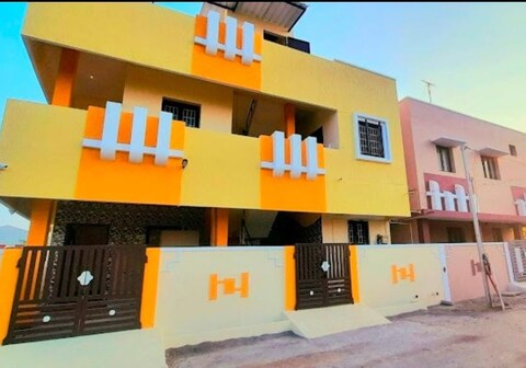 Rainbow backpacker hostel for women