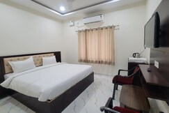 Samriddhi Luxury Stay I Ground Floor Rooms I Free Parking, Varanasi Samriddhi Luxury Stay I Ground Floor Rooms I Free Parking, Varanasi