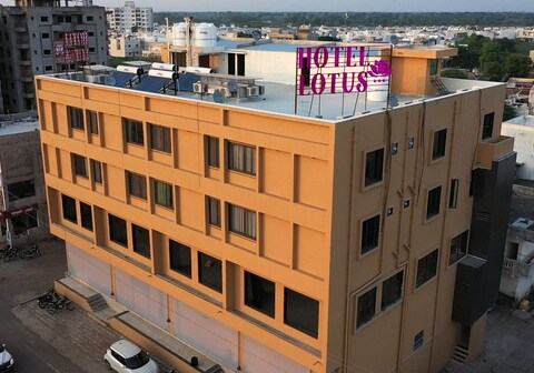 HOTEL LOTUS