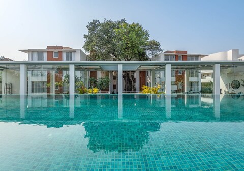 Modern 2BHK Apartment with Rooftop Pool near Candolim | Hireavilla