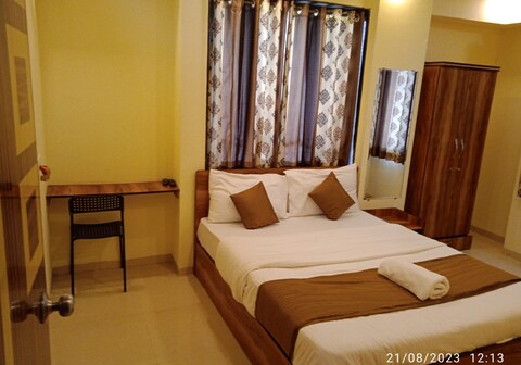 Rais - Shreeja, Kharadi