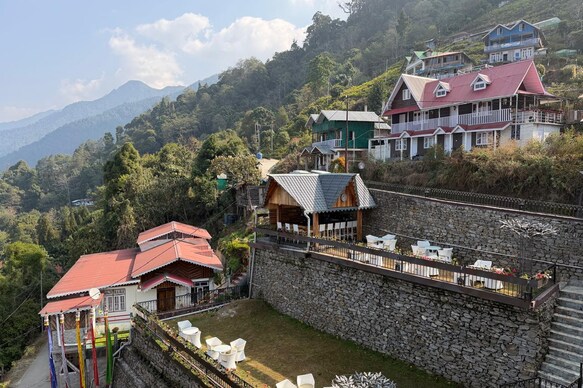 Evri Hotel and Resorts