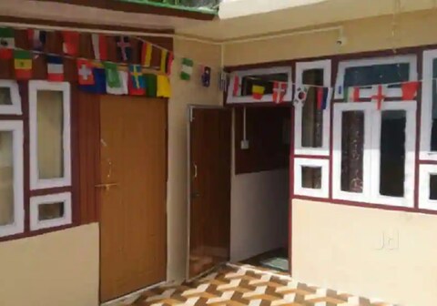 Mountain Homestay | Rooms & Caretaker