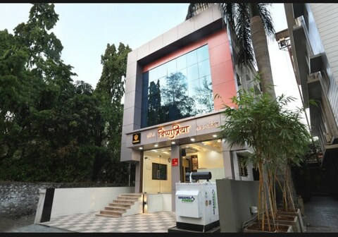 Hotel Vishnupriya Grand