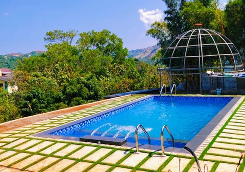 Executive Sharon pool villa