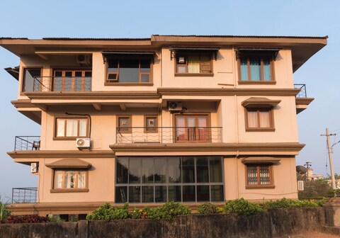 Dona Paula Apartment-4 BHK Apartment