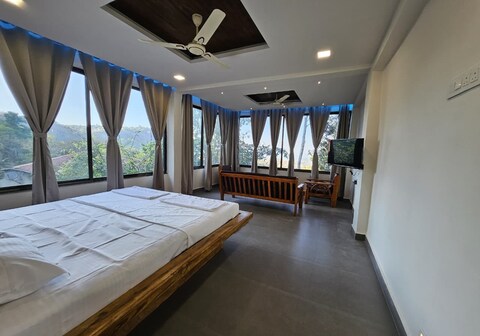 STEP IN RESORT